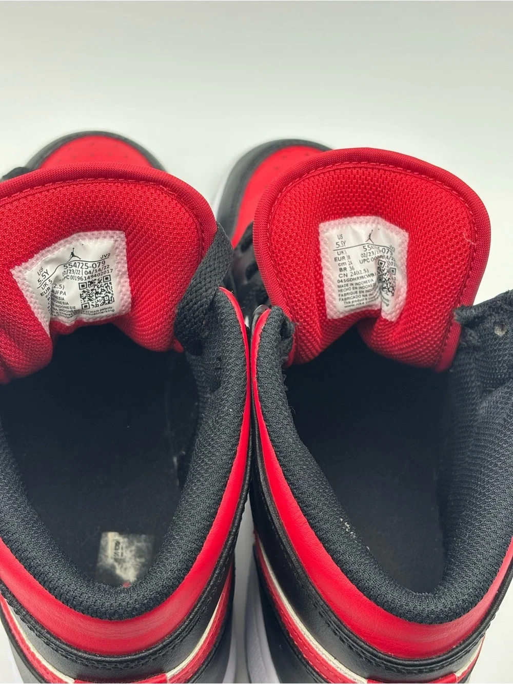 Nike Air Jordan 1 Mid Black Red White Air Jordan 1 Mid Big Kids' Shoes size 5.5